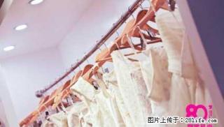 大量9成新婚纱礼服处理 - 桂林28生活网 www.28life.net