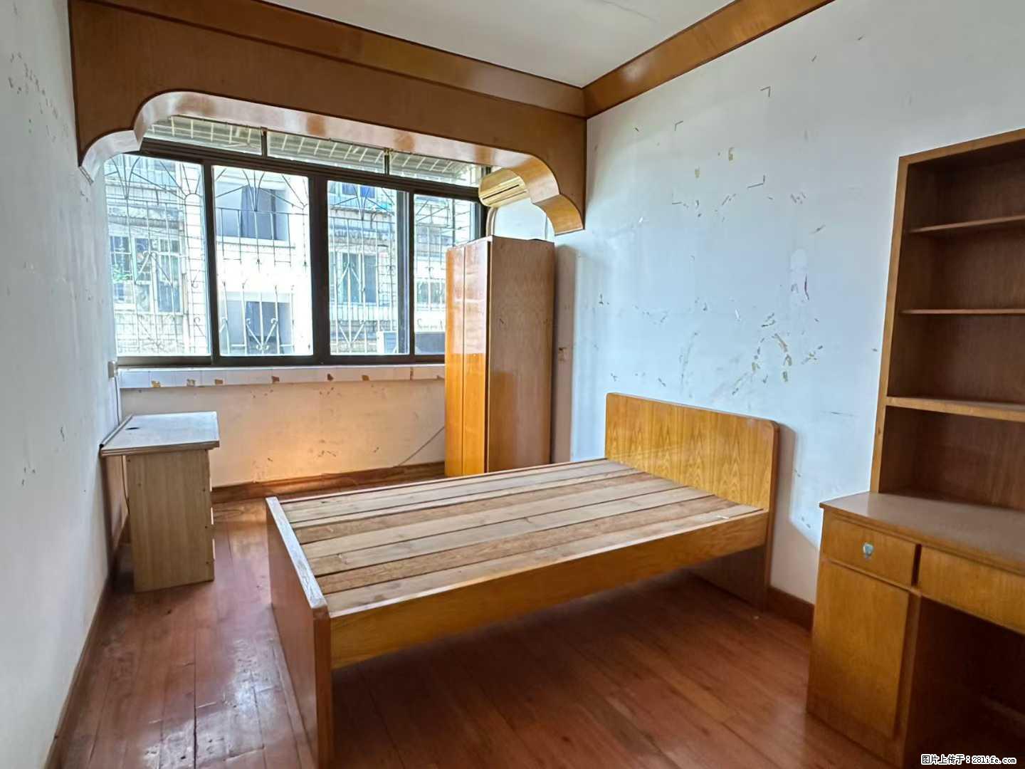 想要书包房的看过来： 胜利路东二里，带杂物间 面积:62.16平，2房2厅1卫 售价16.8万 - 房屋出售 - 房屋租售 - 桂林分类信息 - 桂林28生活网 www.28life.net