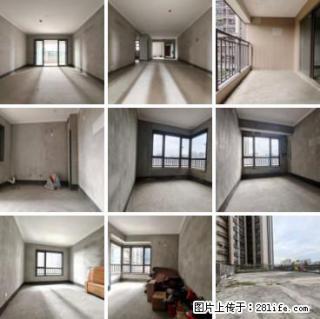 新出靓房【彰泰峰誉】4房2厅1卫，建面99.42平，额外赠送180平大露台，一口价：46.8万 - 桂林28生活网 www.28life.net