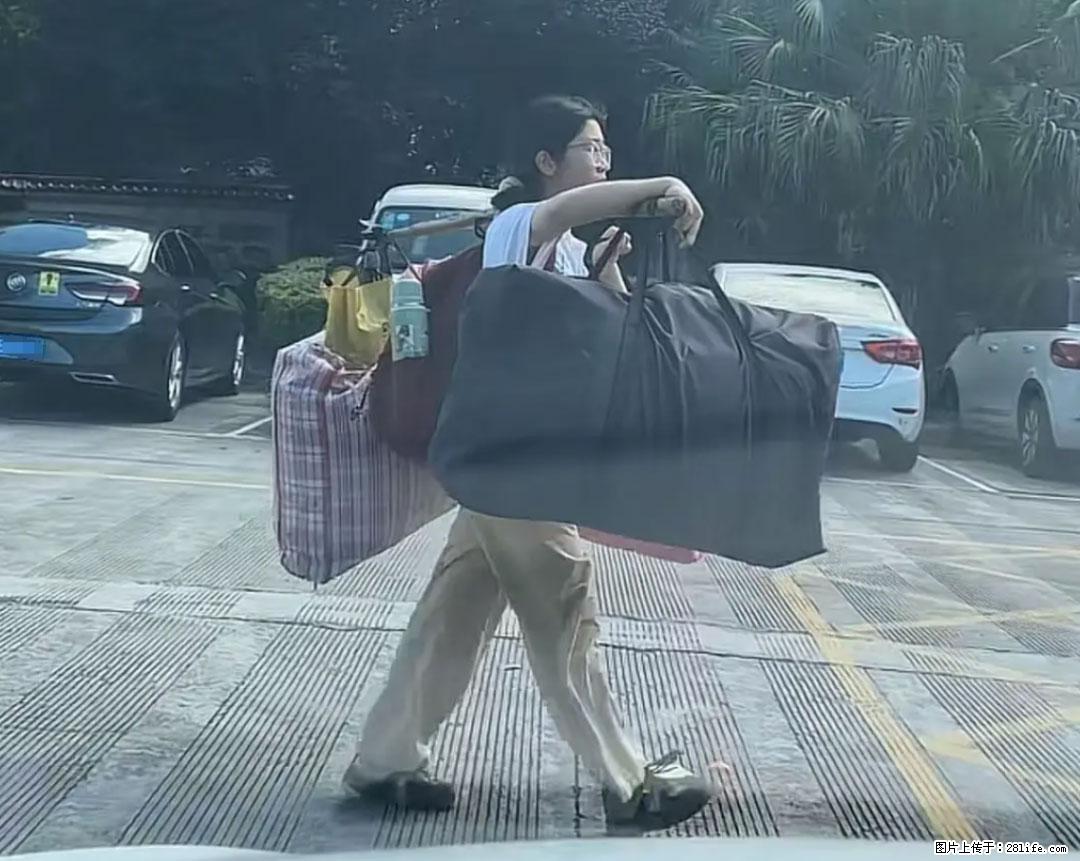全网追的“扁担女孩”，找了一份暑假工，时薪12元 - 桂林生活资讯 - 桂林28生活网 www.28life.net
